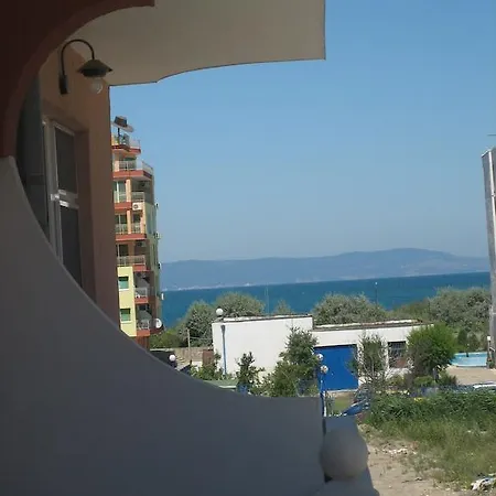 Къща за гости Art Orchidea